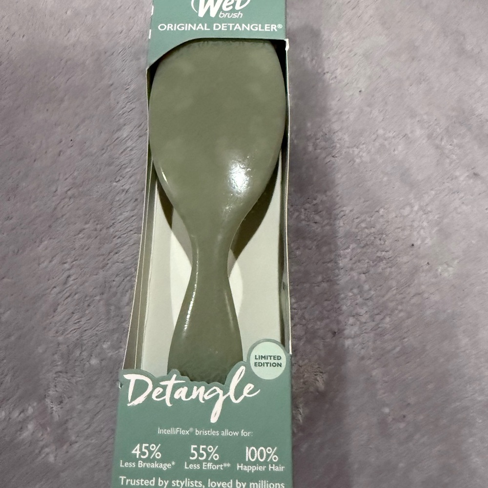 Wet Brush Original Detangler - Olive Green - Picture 3 of 5